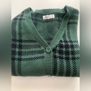 Hollister Cropped Cardigan Size Medium